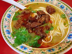 红烧牛肉面-金杨拉面王小吃面馆·牛三宝面·红烧牛肉粉