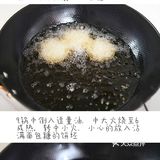 土豆500g，猪肉馅500g，洋葱1个，鸡蛋1个