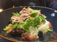 吞拿鱼沙拉配四季豆橄榄佐油醋汁-鼎鼎西餐厅