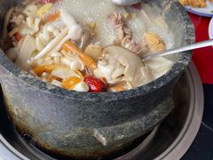 -南渝食府.墨脱石锅松茸鸡