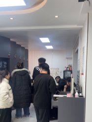 -阿三造型烫染•接发