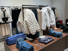 -URBAN REVIVO(上海中庚漫游城店)