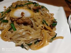 牛肉炒河粉-老熟人串吧家常菜(旧宫店)