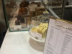 面包甜点陈列柜-常识咖啡common sense(春熙路店)