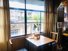 靠窗位-仙峰天然面包(迎宾路店)