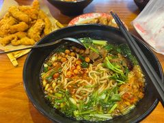 -爆炸头阿姨小四川正宗川味小吃(无任何分店)