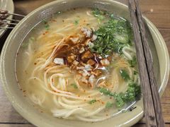 -亮亮面馆(经六路店)