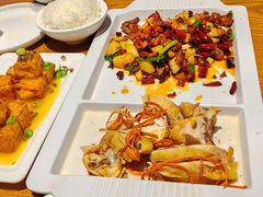 -隔壁老王·家常云南菜(花巷店)