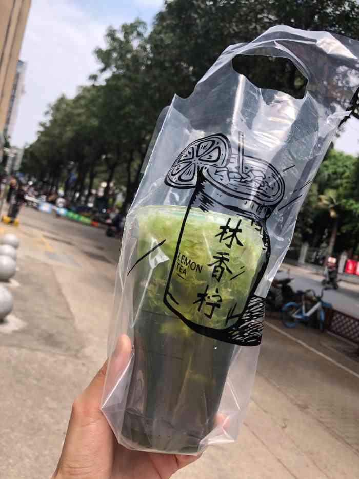厦门超火的的林香柠开到福州后朋友圈疯狂打卡的柠檬茶三坊七巷店据说