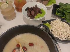 -汤宴·参须肚包鸡(南京路店)