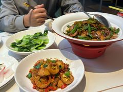 -阿瓦山寨·湘菜现炒·剁椒鱼头王(咸阳总店)