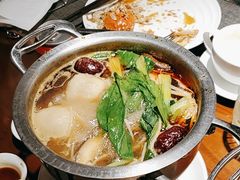 -君来湖滨饭店·玫瑰园