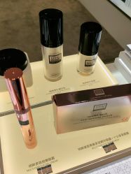 -奥伦纳素Erno Laszlo