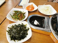 餐具摆设-蚂蚁家辣炒章鱼(海云台店)
