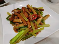 香芹豆干炒肉丝-稻香酒家·33年老字号·港式粤菜(富邦中心店)