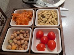 -锅飘飘·东北铁锅炖(雨花客厅店)