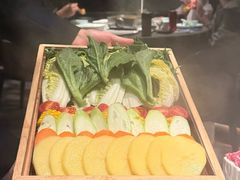 -左庭右院鲜牛肉火锅黑金店(陆家嘴中心店)