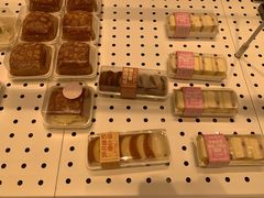 -好利来(上海长宁龙之梦店)