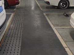 -虹桥火车站-停车场