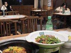 -绿草地·湘菜(酃湖师院店)