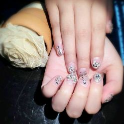 -EMILY艾枚莉美甲美睫·美颜·现磨咖啡