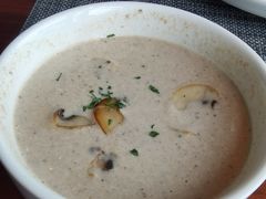 -MONICH牛排融合餐厅(和义大道购物中心店)