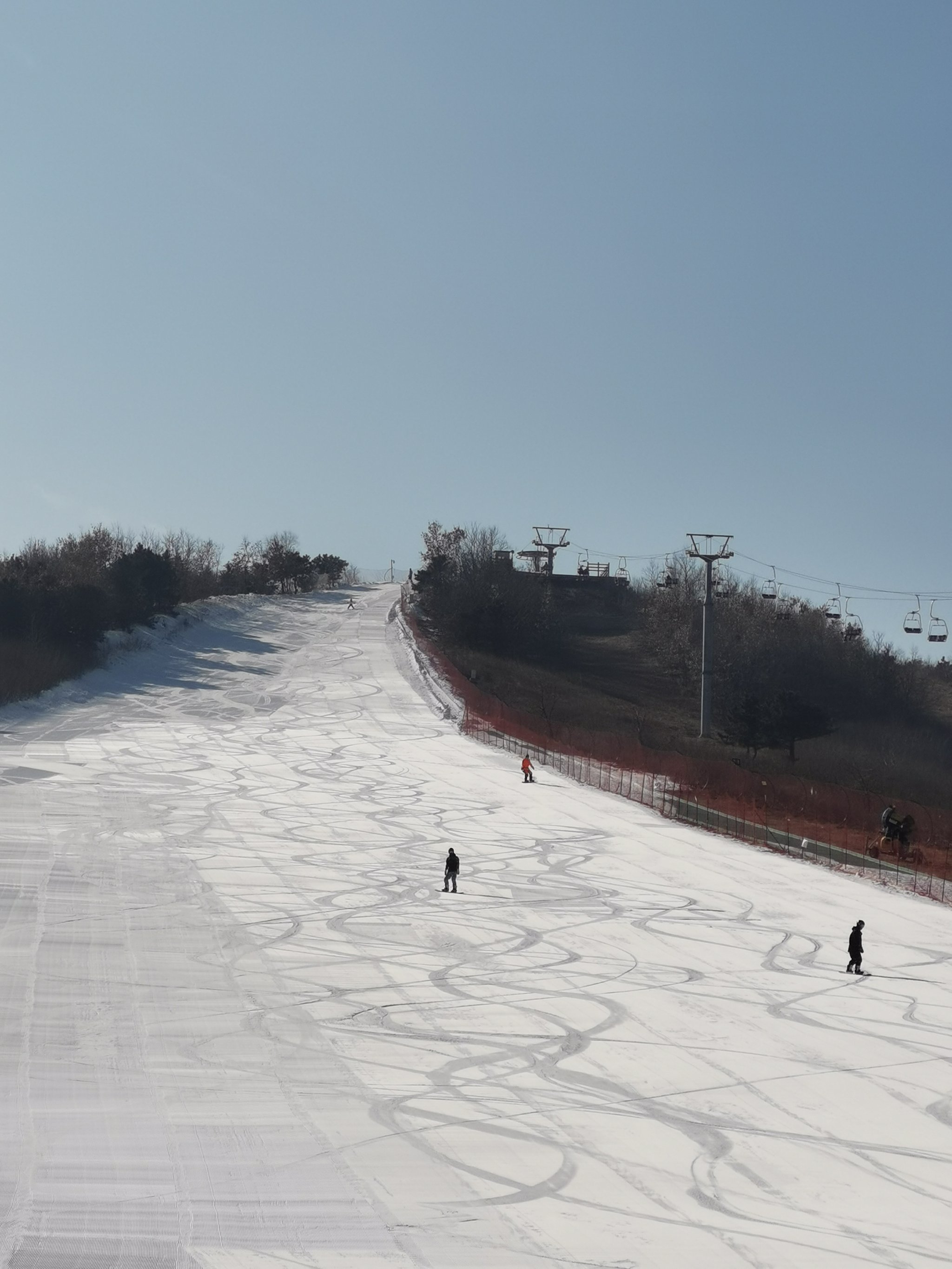 藏马山滑雪场图片