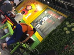 -钢管厂五区小郡肝串串香(奥克斯广场锦城万达店)
