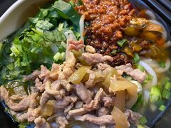 -昆明朗威酒店(昆明站火车站双桥夜市风情街店)