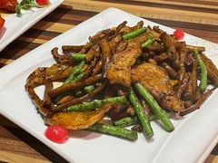 茶树菇猪颈肉-云顶咖啡厅·中西餐(天诚港店)