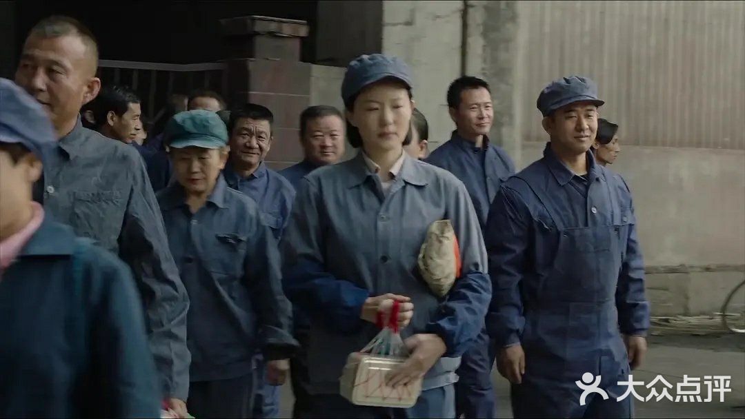 《地久天长》百年青春，浪费又浪漫的那些中国人
