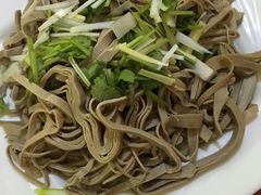 -溢心园香河肉饼总店