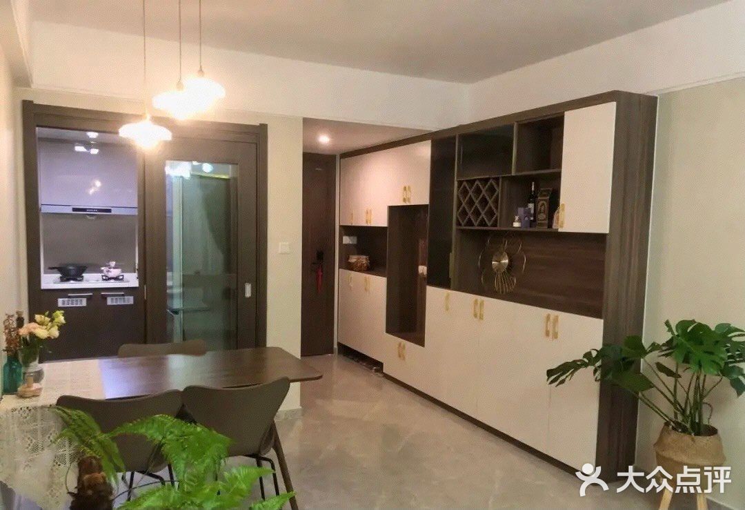 这样常见的两室户型还带阳台花园,真的很不错,准备入住了