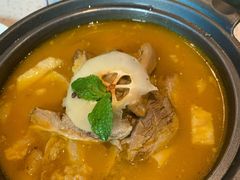 酸木瓜炖牛腩-半山腰·云南菜(侨福芳草地店)