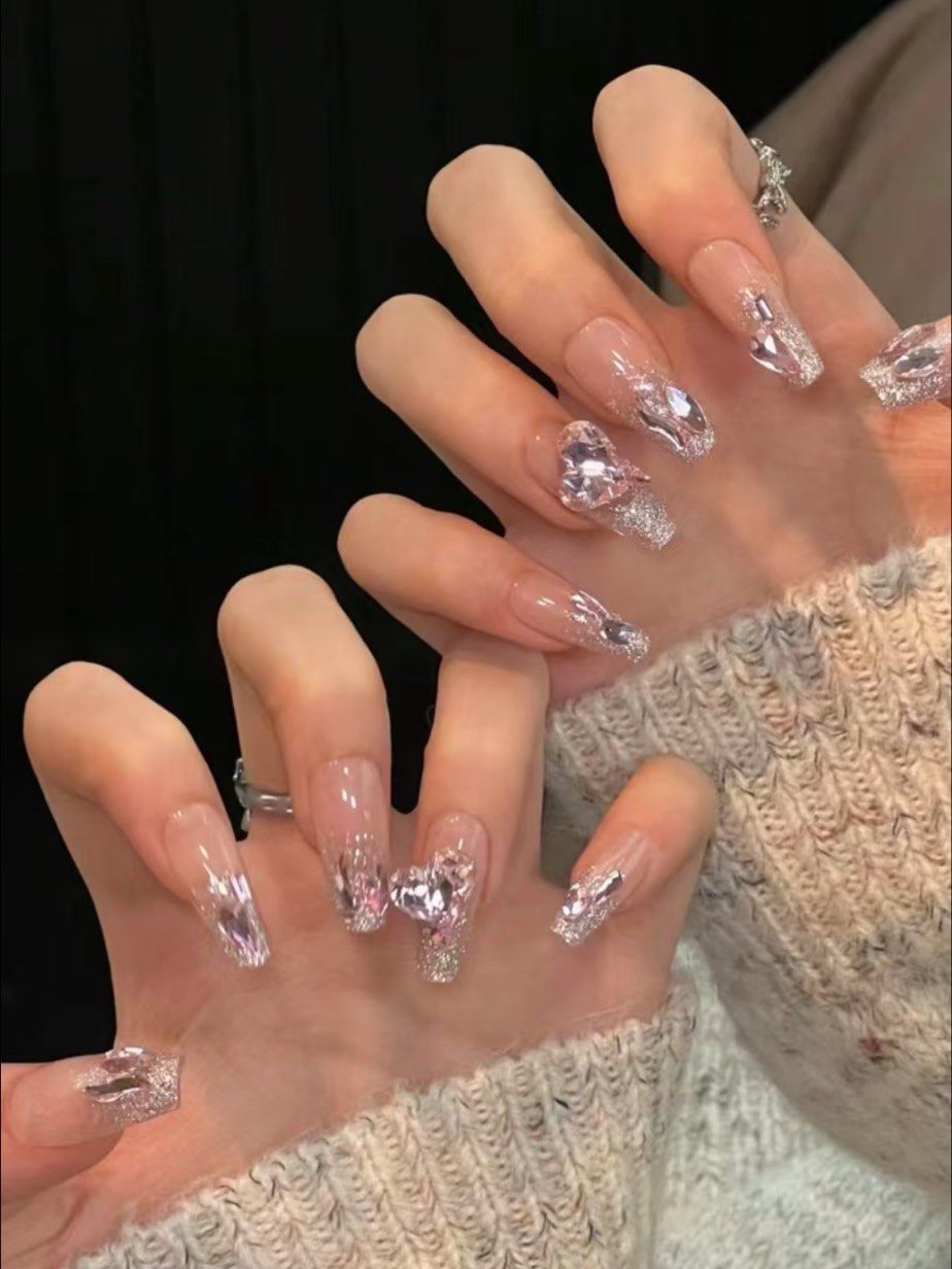 银色高级显白的美甲