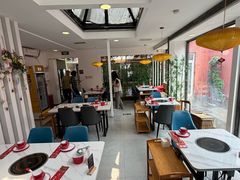 -毛辣果·贵州红酸汤牛肉火锅(西单店)