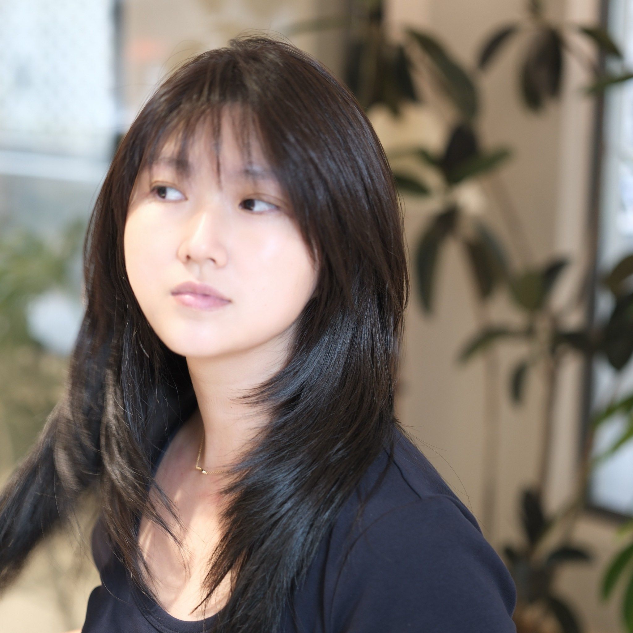 破碎感刘海➕破碎感发型
冷茶色染发