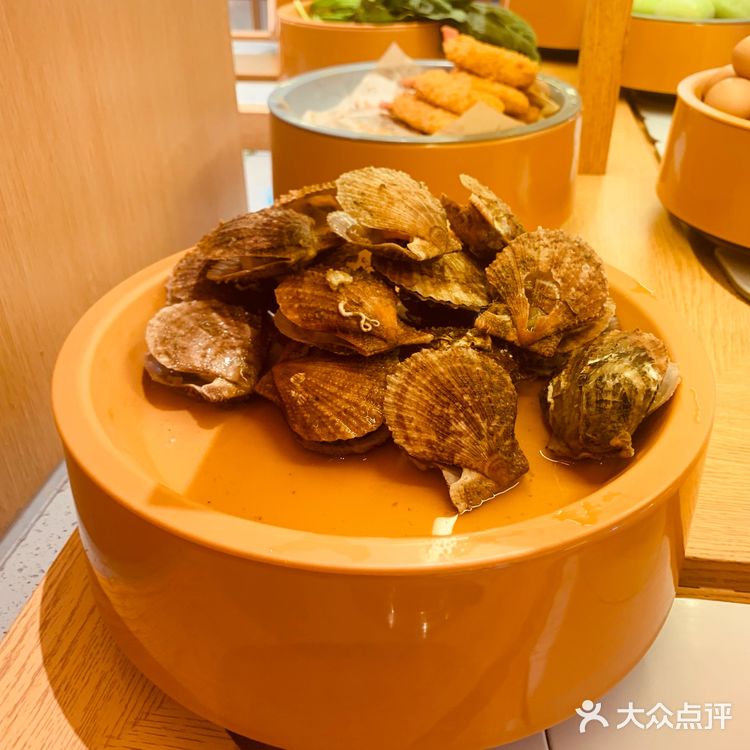 人山人海的自助小火锅