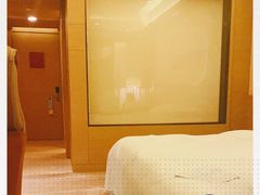 -广州花都皇冠假日酒店