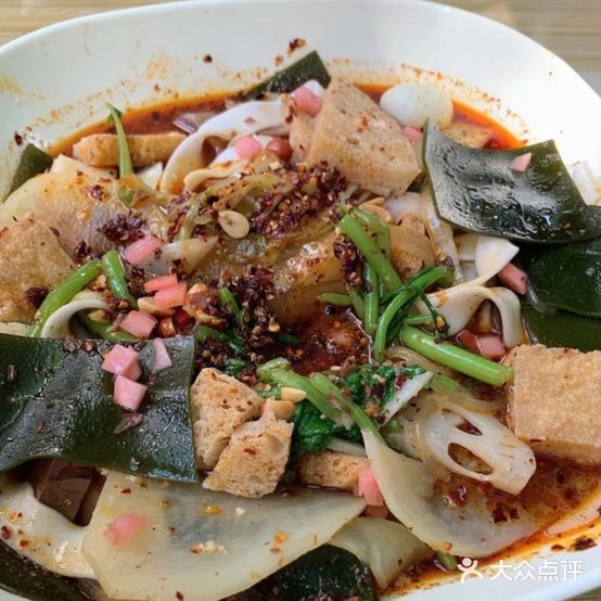 小两口麻辣烫店