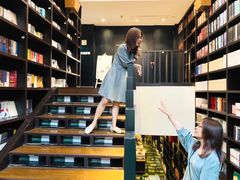 -钟书阁(松江泰晤士小镇店)