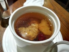 山泉水腰果黄耳炖汤-十二舍·湯物素煮(江泰潤政店)
