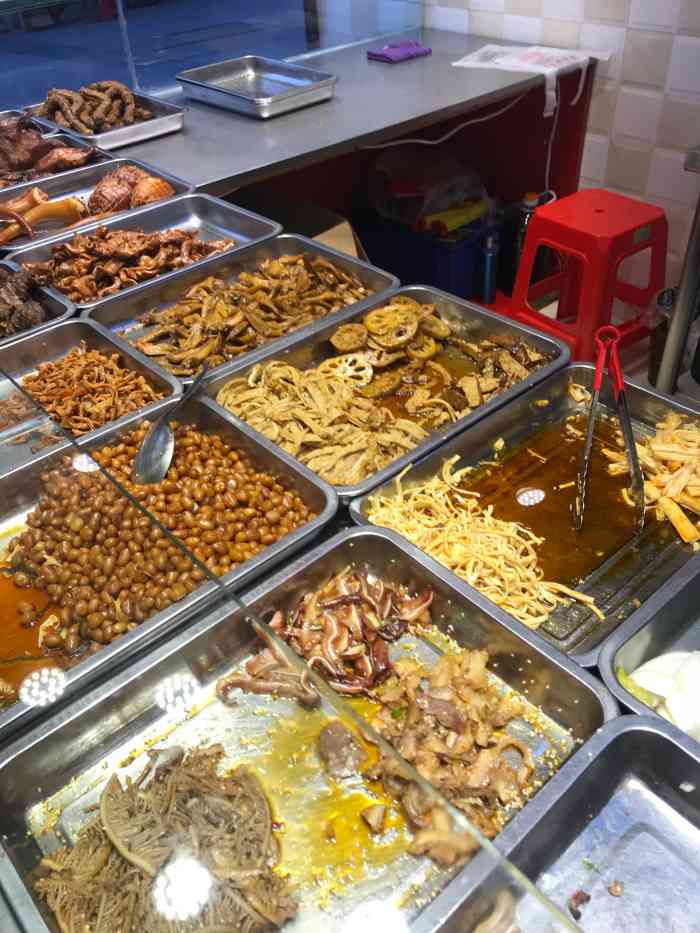 御品香卤品(后湖大道店)-"路过这里,闻到了油炸肉丸子的味道,毫不犹.