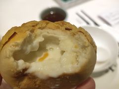 酥皮水牛奶菠萝包-陶陶居酒家(海岸城店)