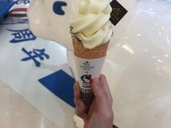 大白兔软冰淇淋-GODIVA(王府井apm店)