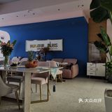 位置在一个角落里，还算是比较好找吧，广场暂时比较冷清