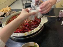 -洞亭火锅(防空洞总店)
