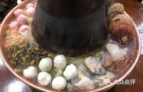 Spicy Pickled Cabbage Seafood Hot Pot