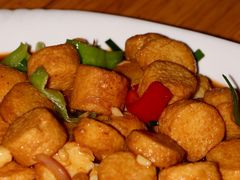 红烧日本豆腐-姐妹四更烤猪店