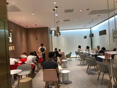 大堂-奈雪的茶(湖滨银泰in77C区PRO店)